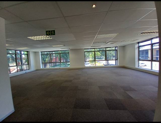 701M² OFFICE TO LET IN BRYANSTON